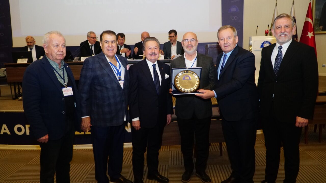 Bursa OSB’de Hüseyin Durmaz güven tazeledi! Kongrenin onur konuğu Devlet eski Bakanı Cavit Çağlar’dı…