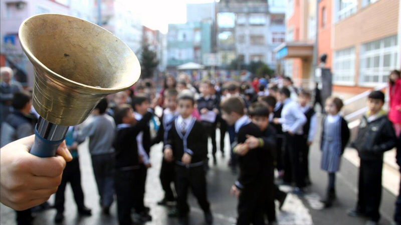 Öğrenciler dikkat! Yarın tüm okullarda ilk ders… Milli Eğitim Bakanlığı (MEB) ve Sermaye Piyasası Kurulu işbirliğinde hazırlanan