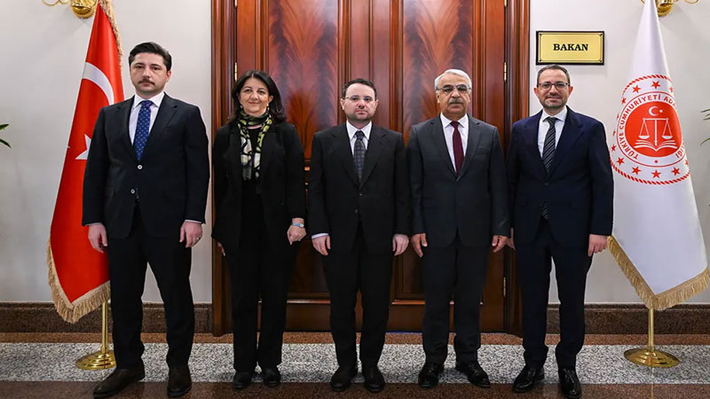 DEM Parti’den iki bakanlıkta yasal düzenleme görüşmesi