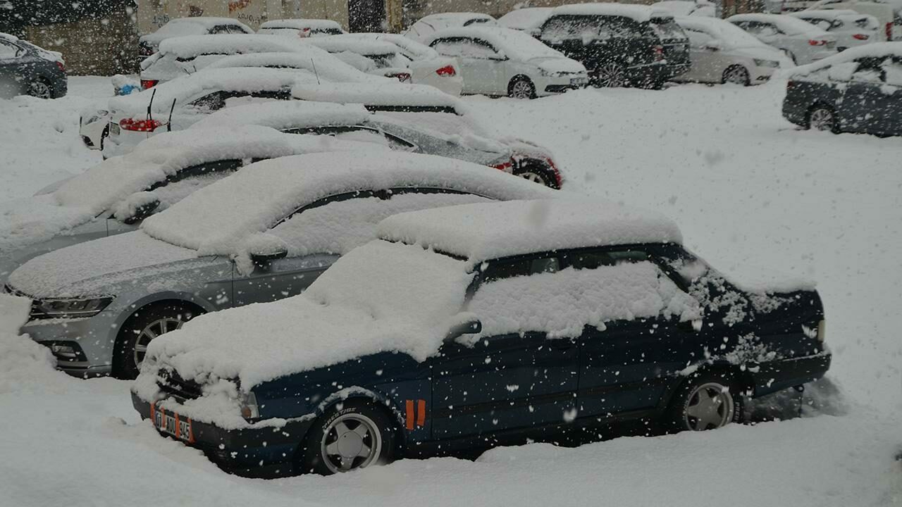 Doğuda mart kışı aratmıyor: 279 yol kardan kapalı