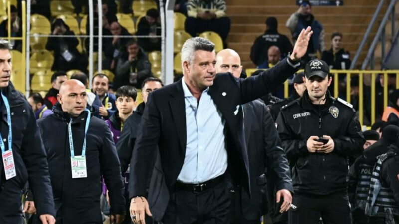 Fenerbahçe yönetimi Karagümrük maçının ardından acil olarak toplantı yaptı. Ancak