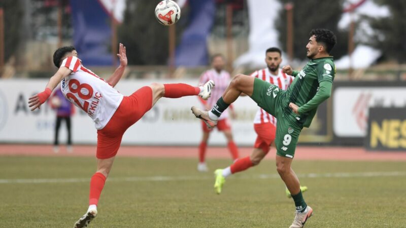 Bursaspor Maraş’ta çok kaçırdı puana razı oldu Lider Bursaspor, 6 puan gerisindeki Kahramanmaraş İstiklalspor’la deplasmanda golsüz berabere