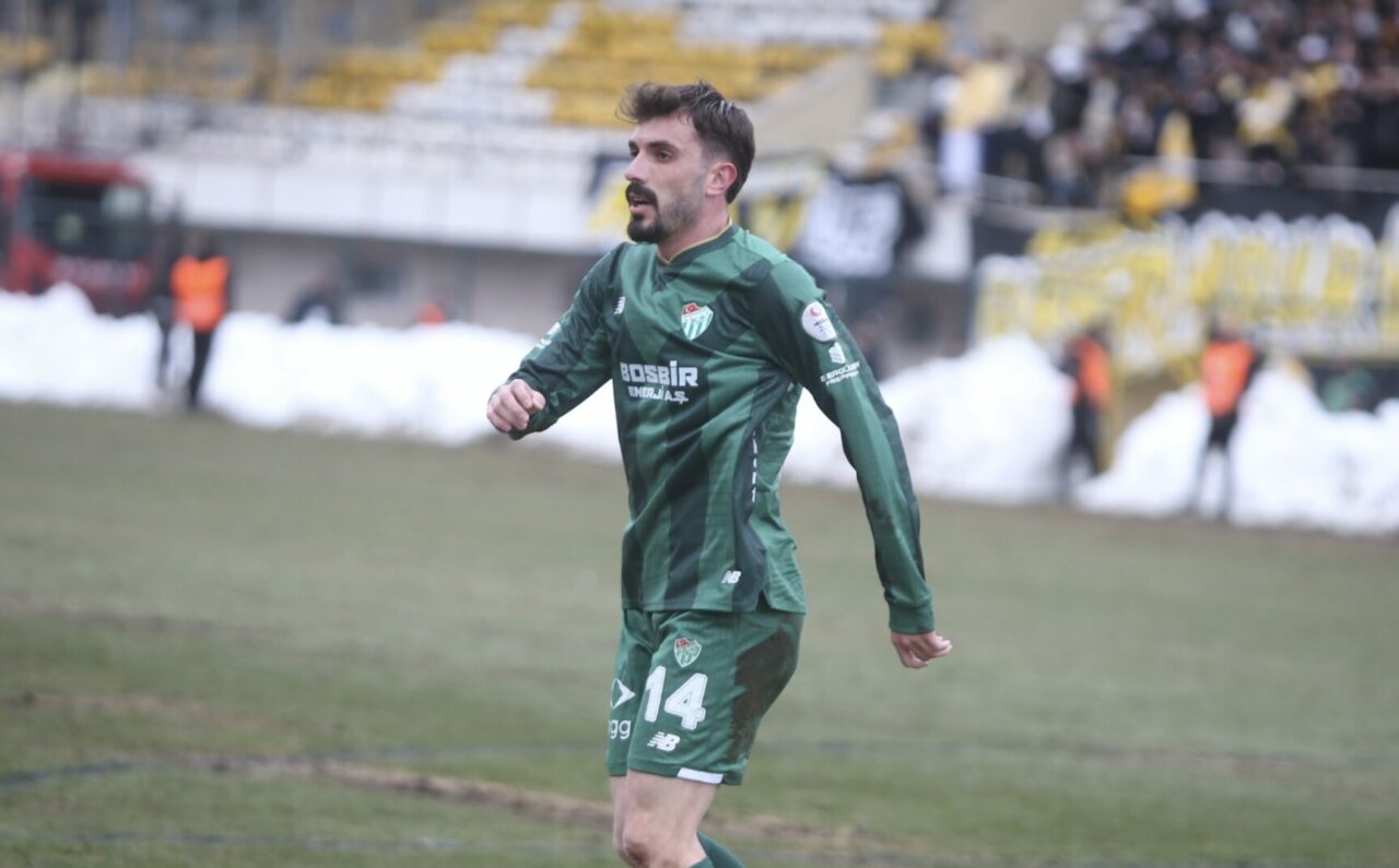 Bursaspor’a bir oyuncudan kötü haber