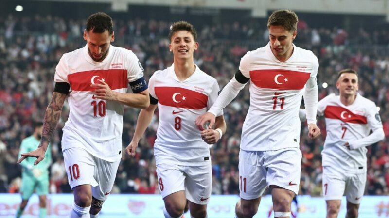 Ay yıldızlılar, Beşiktaş Park'ta saat 20.00'de başlayacak maçta Romanya’yı eleyerek