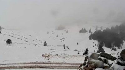 Bursa’ya kış geri döndü zirveye kar düştü!