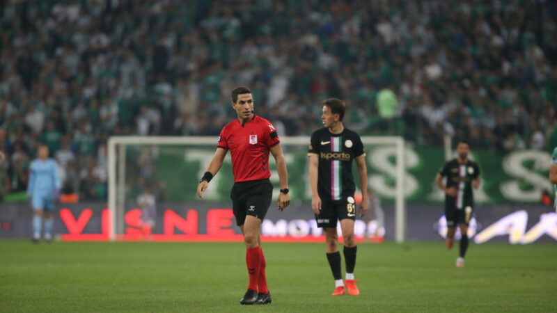 Lider Bursaspor’un yarın Gebzespor ile oynayacağı maçın hakemi belli oldu.