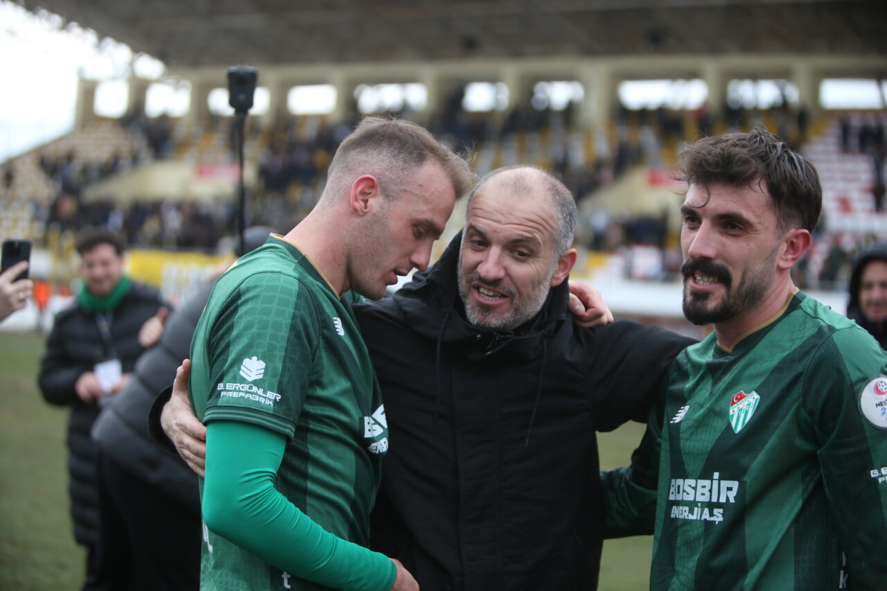 Bursaspor’un hocası Mustafa Er’den uyarı