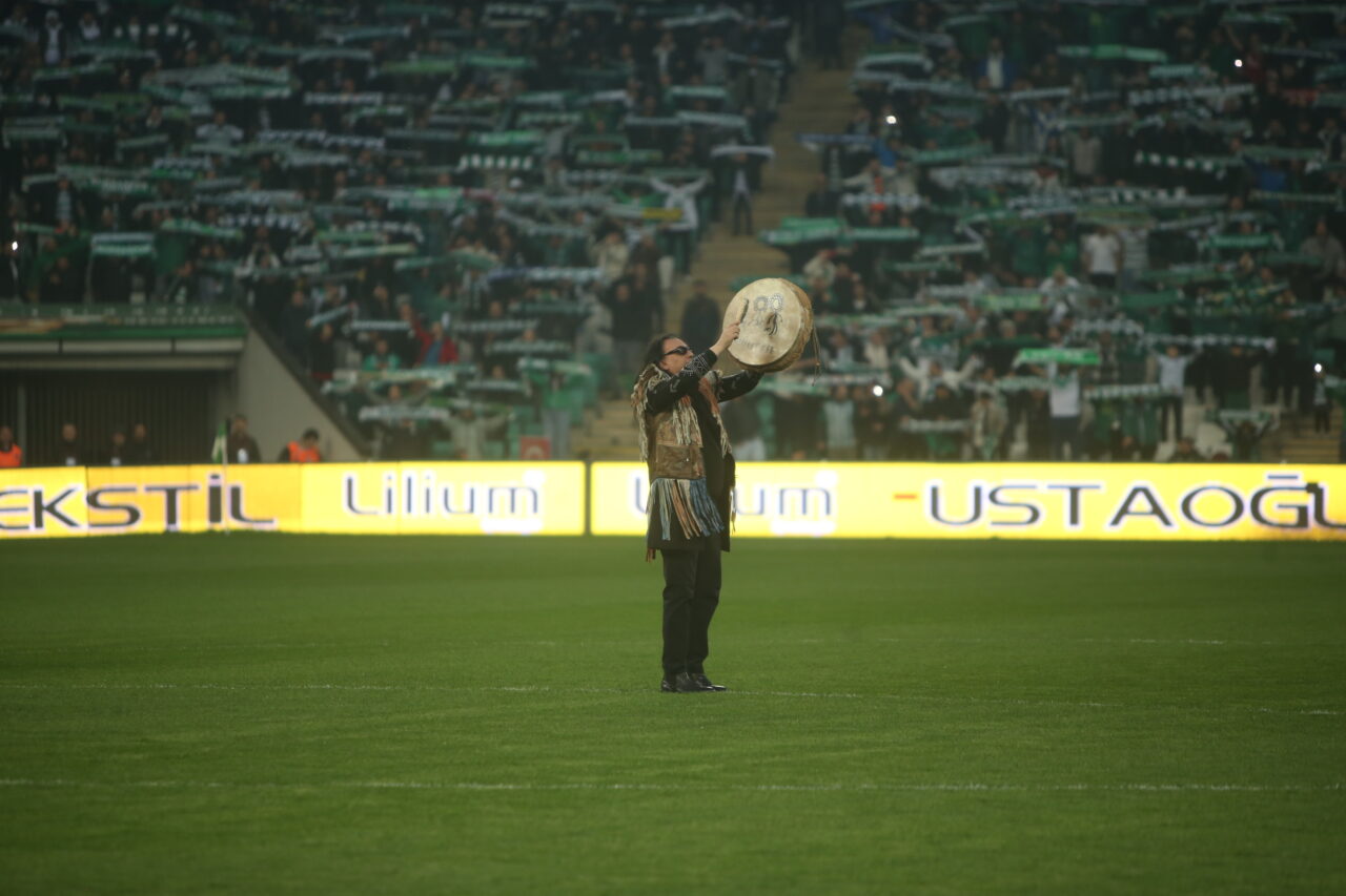 Bursaspor maçında 42 bin taraftar, Gökhan Kırdar ve ‘Cendere’ şov