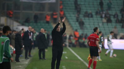 Bursaspor’un hocası Mustafa Er’den gerideki rakiplere mesaj