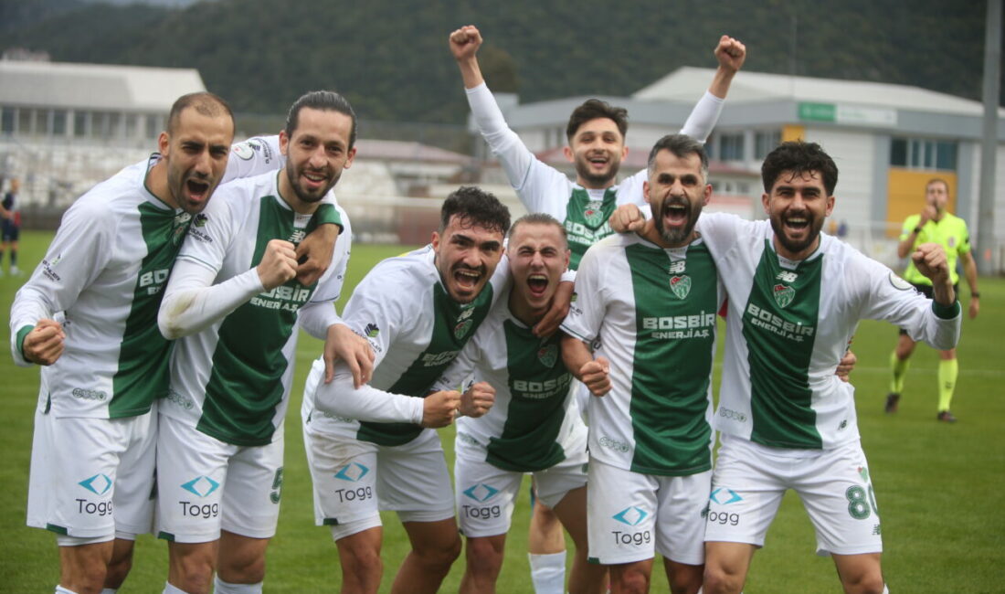 Son 4 maça en yakın takipçisinin 4 puan önünde zirvede