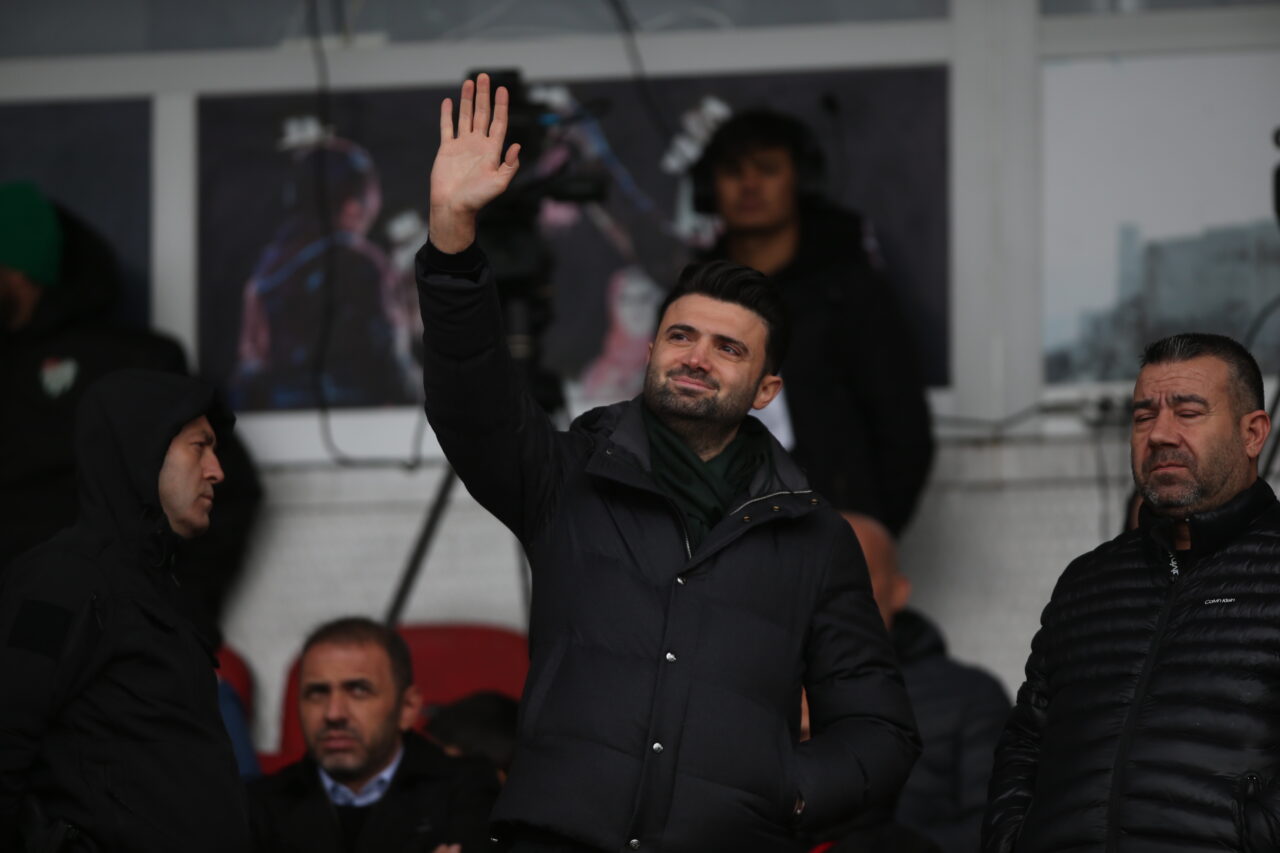 Bursaspor Başkanı Çelik, Süper Lig için tarih verdi Bursaspor Başkanı Çelik, Süper Lig için tarih verdi