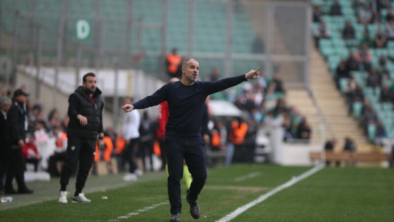 Bursaspor’un hocası Mustafa Er kimleri tercih edecek? Muşspor deplasmanında önemli bir karşılaşmaya çıkacak Bursaspor’un oyun planı merak
