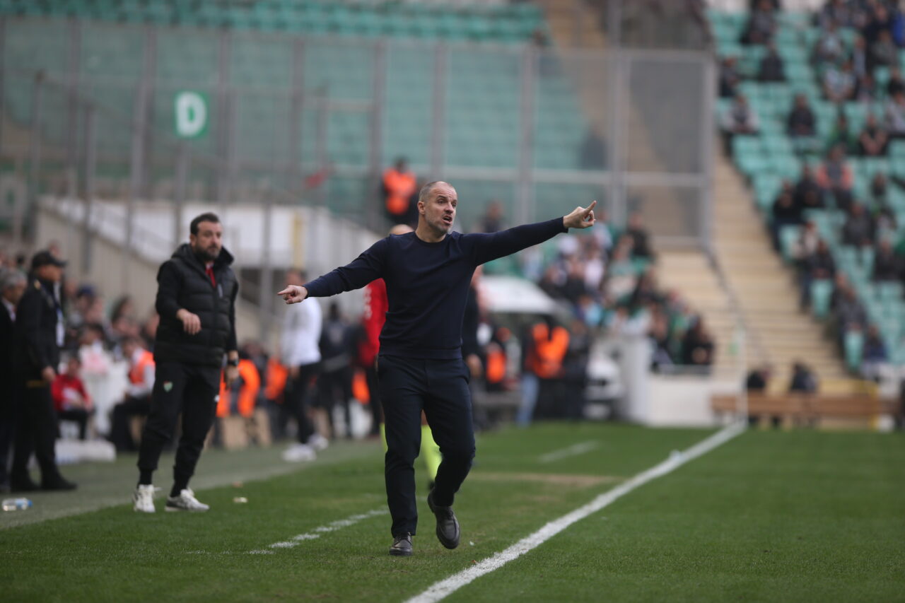 Bursaspor’un hocası Mustafa Er kimleri tercih edecek?