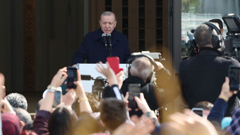 Cumhurbaşkanı Erdoğan: Milli ve manevi kimliğimize sahip çıkmaya devam edeceğiz