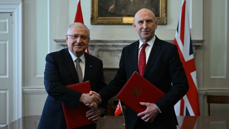 Eurofighter için imzalar atıldı Eurofighter için imzalar atıldı