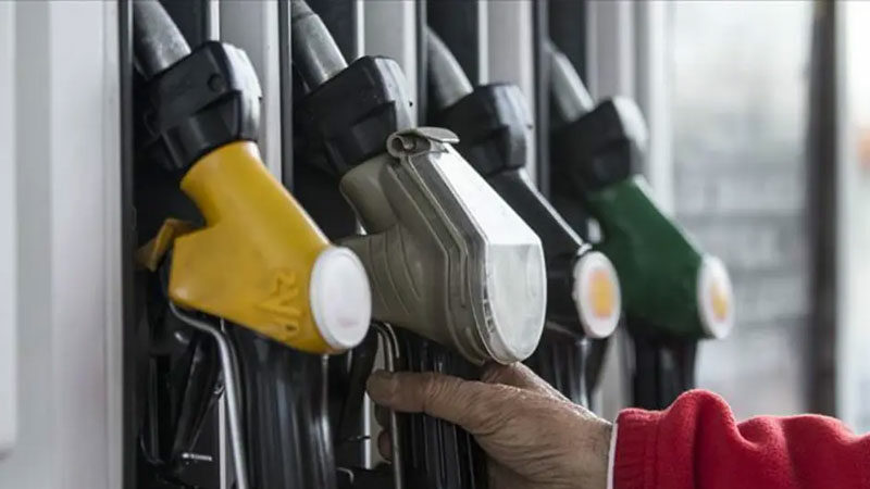 Akaryakıt fiyatlarına zam! Yükü devlet üstlenecek Akaryakıt fiyatlarına zam! Yükü devlet üstlenecek