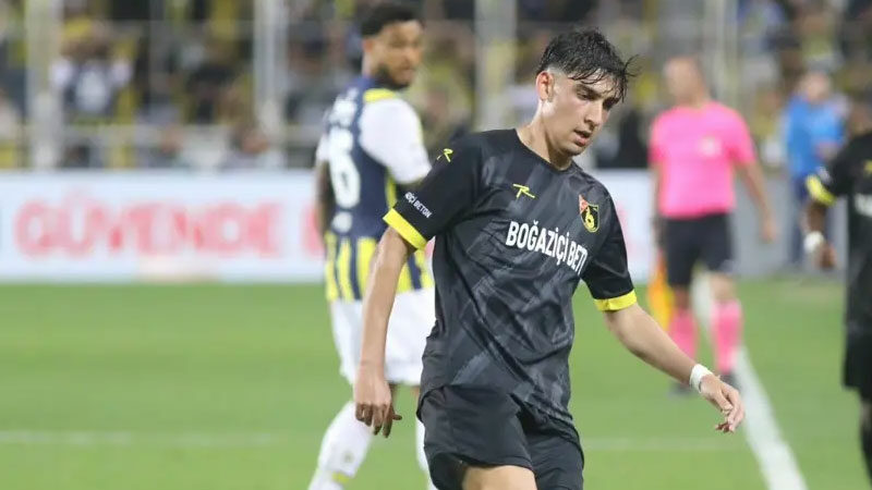 İstanbulspor'un 20 yaşındaki futbolcusu Baran Alp Vardar, kanser tedavisi gördüğü
