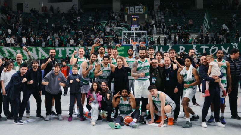 Bursaspor Basketbol’da kriz! Cebinden 30 milyon lira harcayan Başkan çaresiz, oyunculardan boykot… Süper Lig’de kalma mücadelesi veren Bursaspor Basketbol’da ödeme problemi patlak