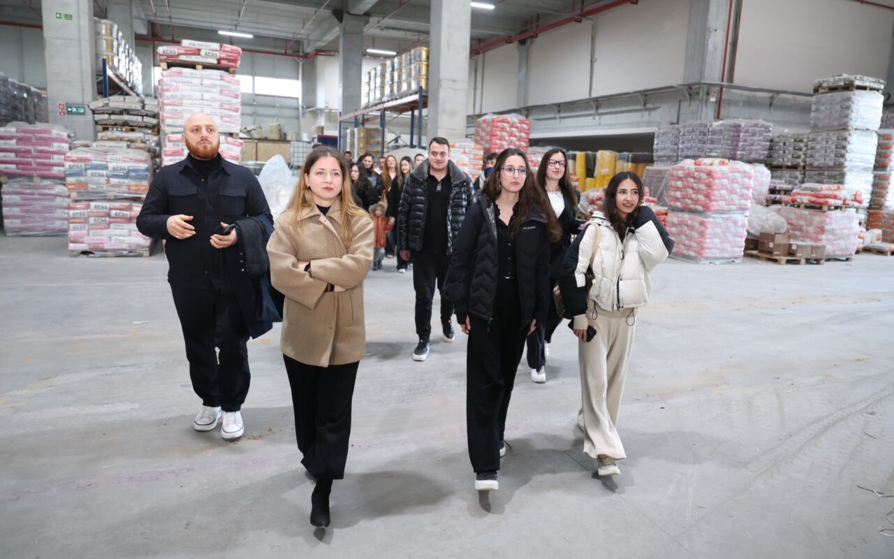 Bursalı öğrencilere girişimcilik dersi Bursalı öğrencilere girişimcilik dersi