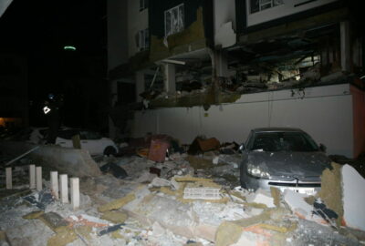 Apartmanda doğalgaz patlaması: Çok sayıda yaralı var