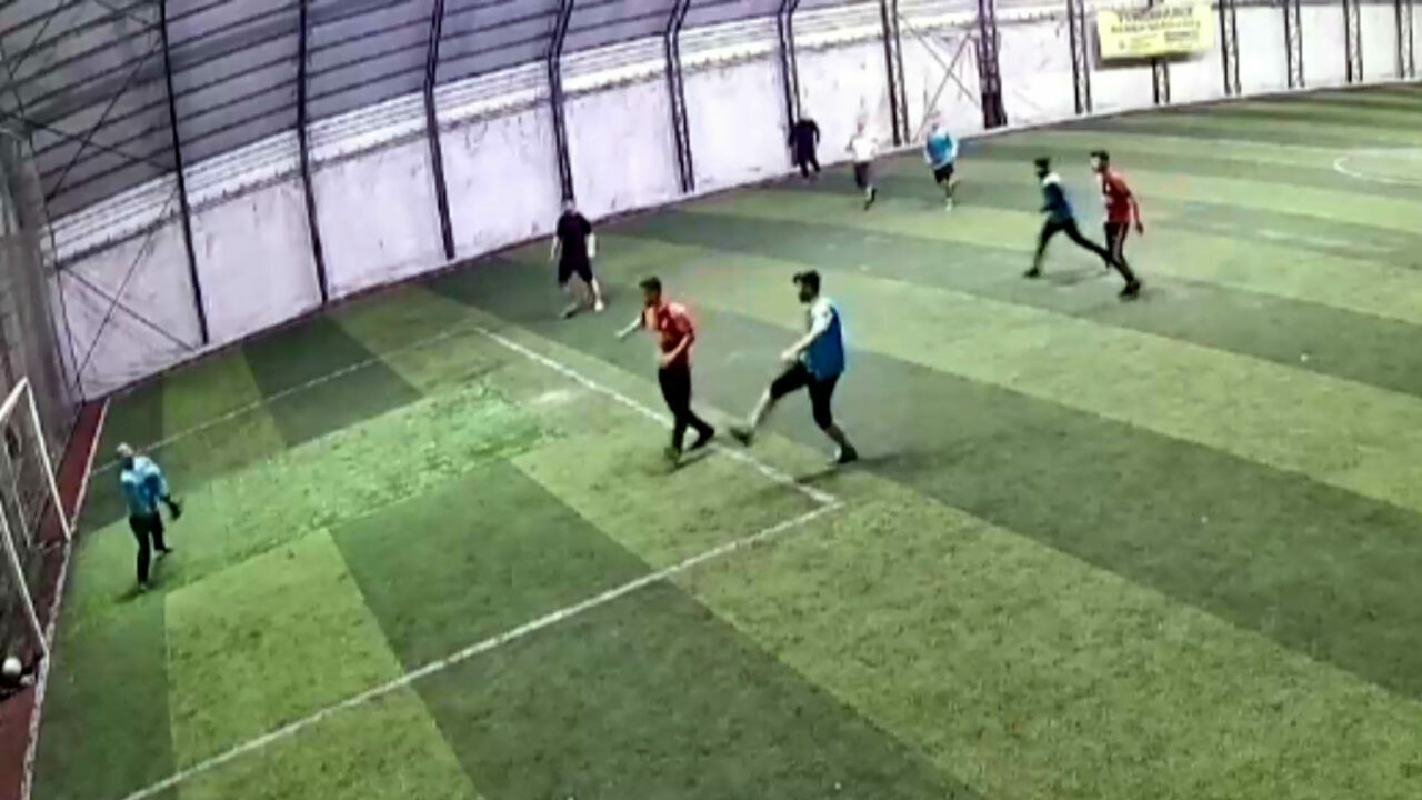 Halı sahada ölüm!