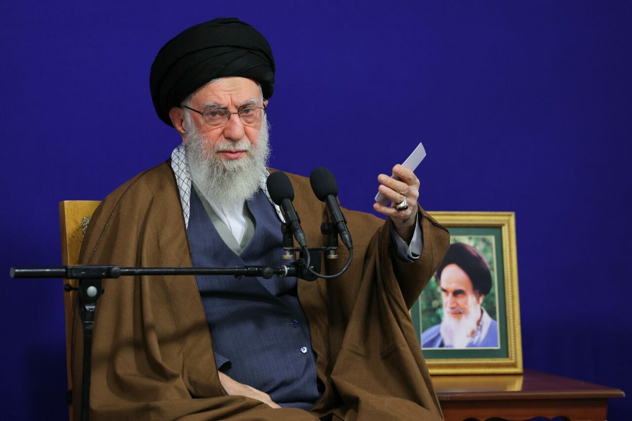 Hamaney’in 3 günlük cenaze töreni ertelendi