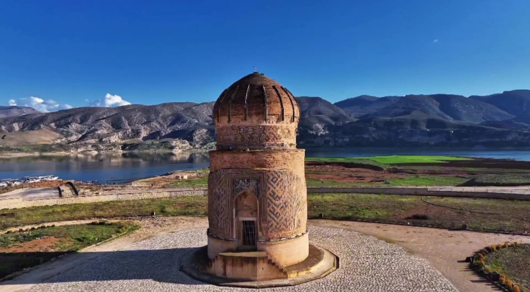 Batman’ın 12 bin yıllık geçmişe sahip Hasankeyf ilçesinin tarihi yapıları