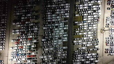 Gece saatlerinde dikkat çeken yoğunluk! Yüzlerce sıfır araç…