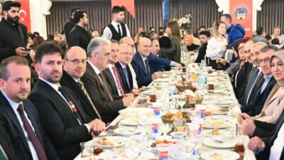 AK Parti Grup Başkanı Abdullah Güler Bursa Sivaslılar Derneği’nin iftarına katıldı