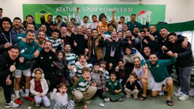 Bursaspor şampiyonluğa koşuyor, taraftar coşuyor; İşte Gebze maçının fotoğrafları…