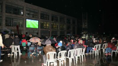 Bursa'da vatandaşlar, A Milli Futbol Takımı'nın 2026 FIFA Dünya Kupası