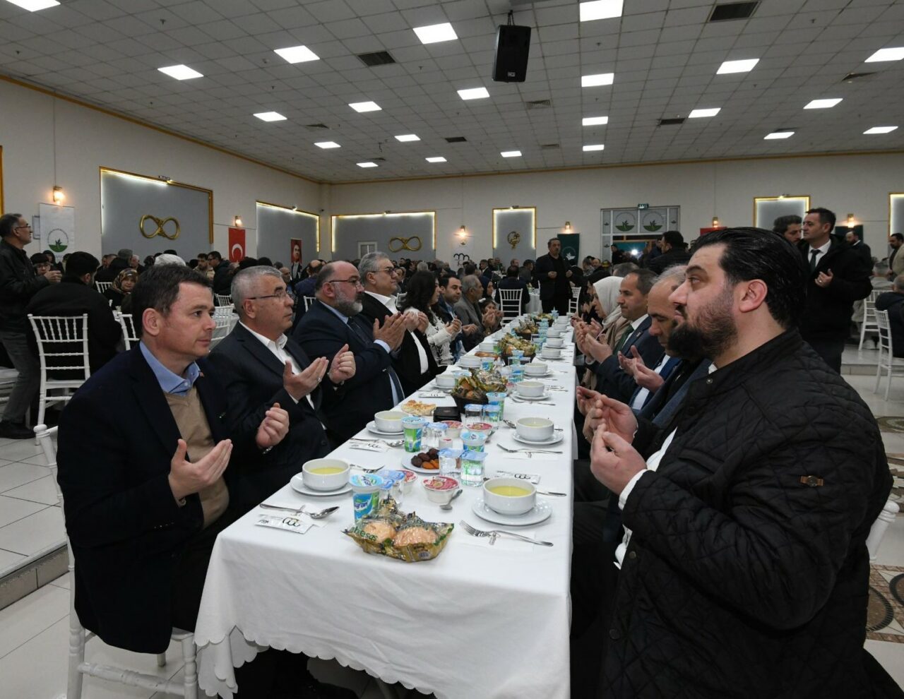 Osmangazi’nin gönül sofrası bu kez o mahalleye kuruldu