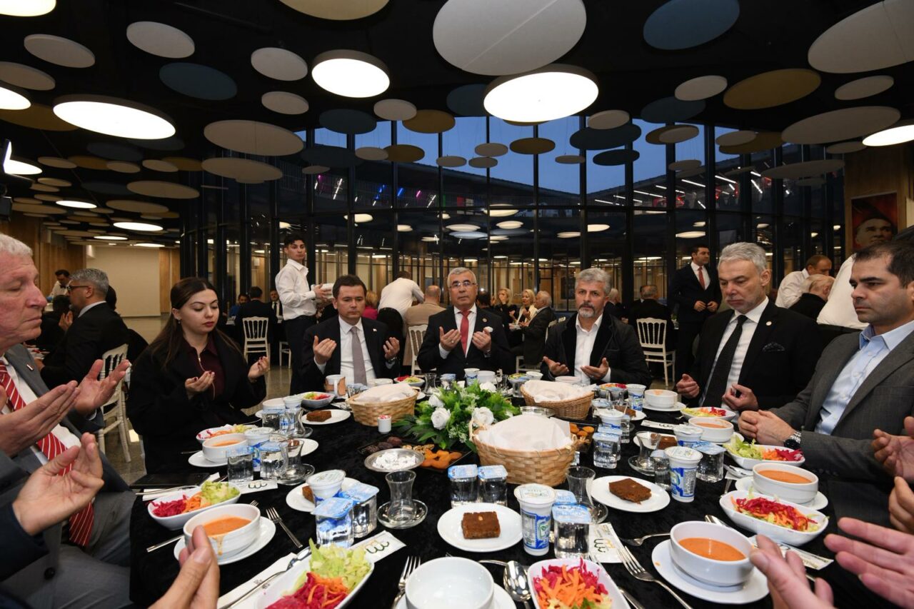 Bursa Osmangazi’de 136 mahalle tek yürek