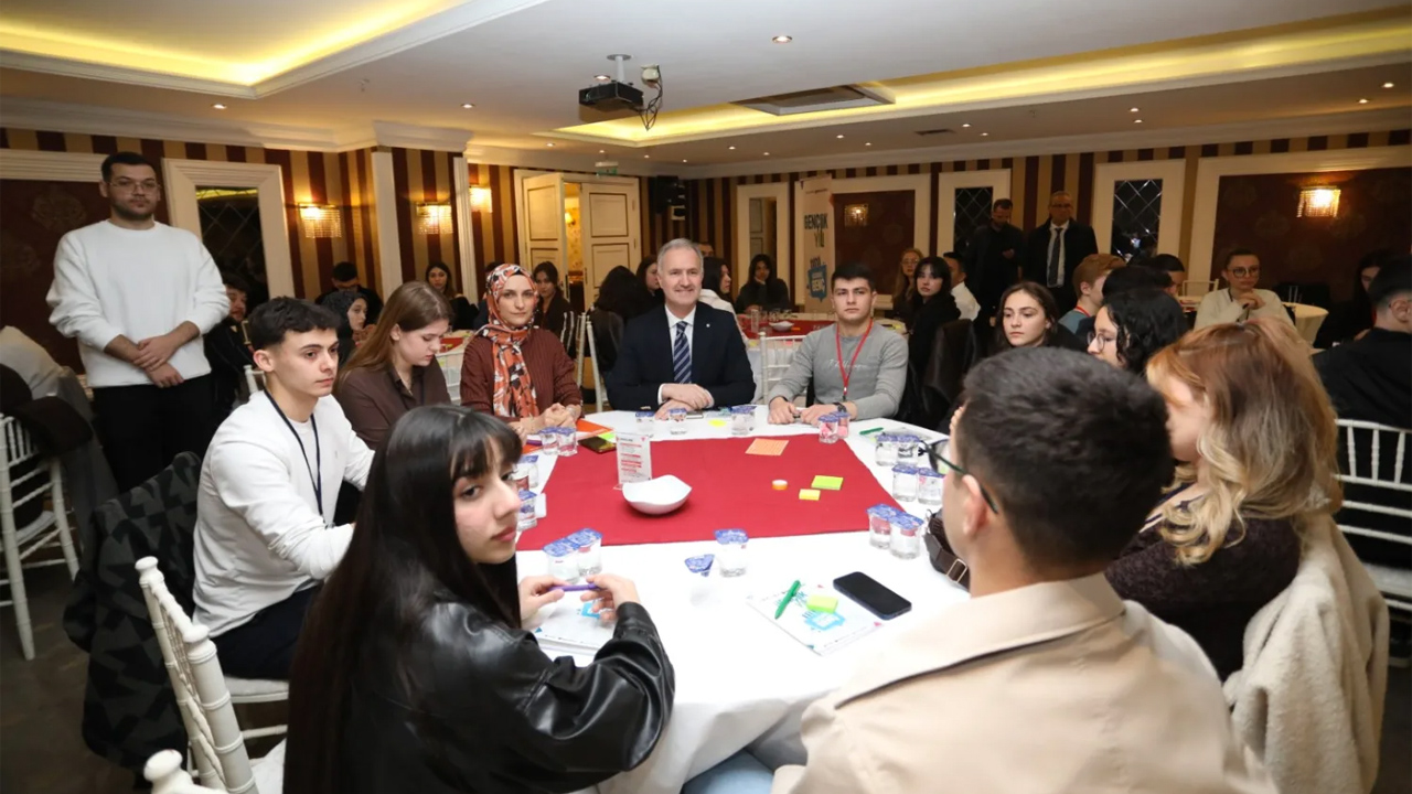 Bursa İnegöl’de söz gençlerin