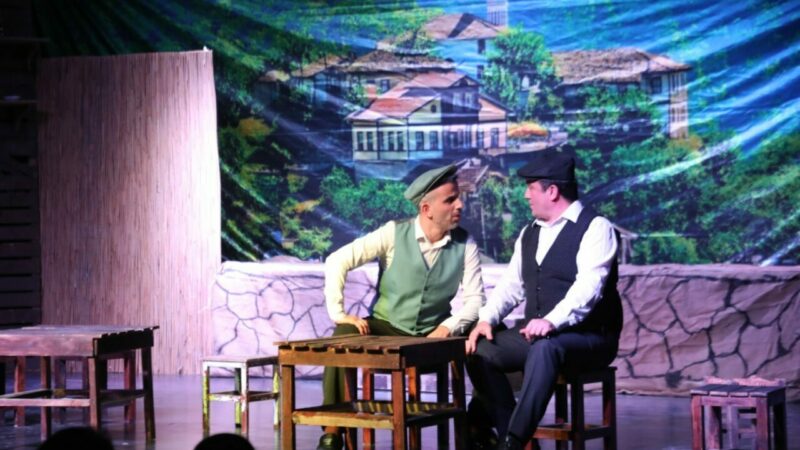 İnegöl Belediyesi Şehir Tiyatrosu, 27 Mart Dünya Tiyatrolar Gününde "Komşu