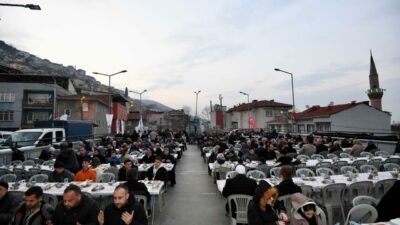 Bursa İvazpaşa’da iftar, Osmangazi Meydanı’nda eğlence