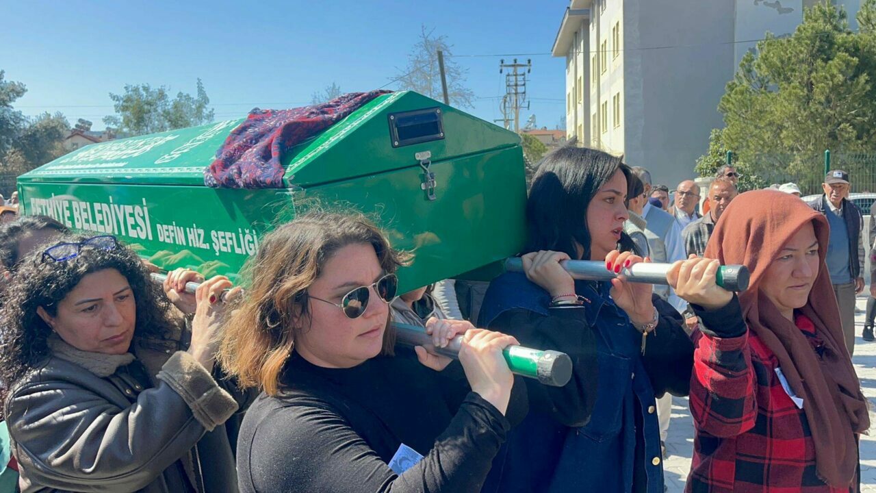 Kadınlar Günü’nde katledilmişti! Tabutunu kadınlar taşıdı
