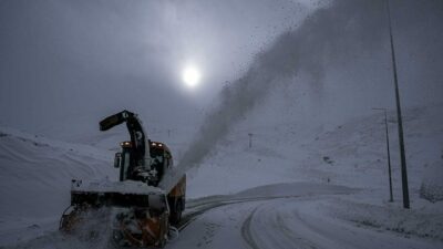 Kar martta geri döndü: 3 ilde 103 yol kapalı