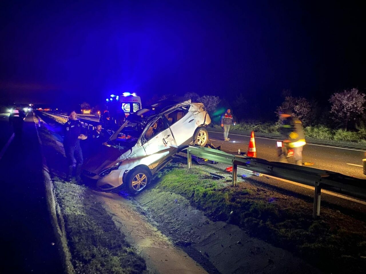 Korkunç kaza! Damat ile kayınvalide öldü, 3 yaralı