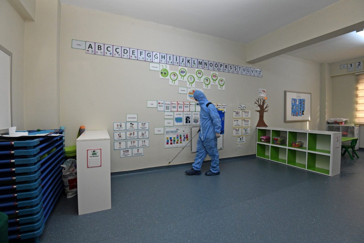 Bursa’da miniklere güvenli ortam! Baştan sona dezenfekte edildi