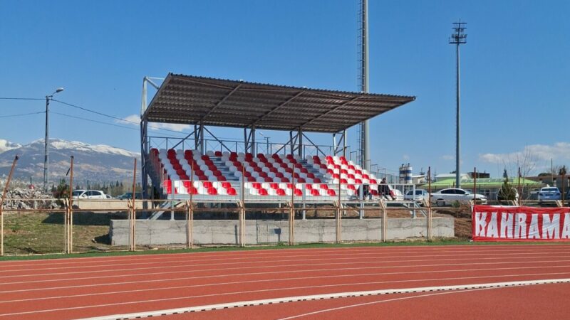 Kahramanmaraş İstiklalspor’un maçlarını oynadığı Merkez Spor Kompleksi Stadyumu’nda deplasman tribünü