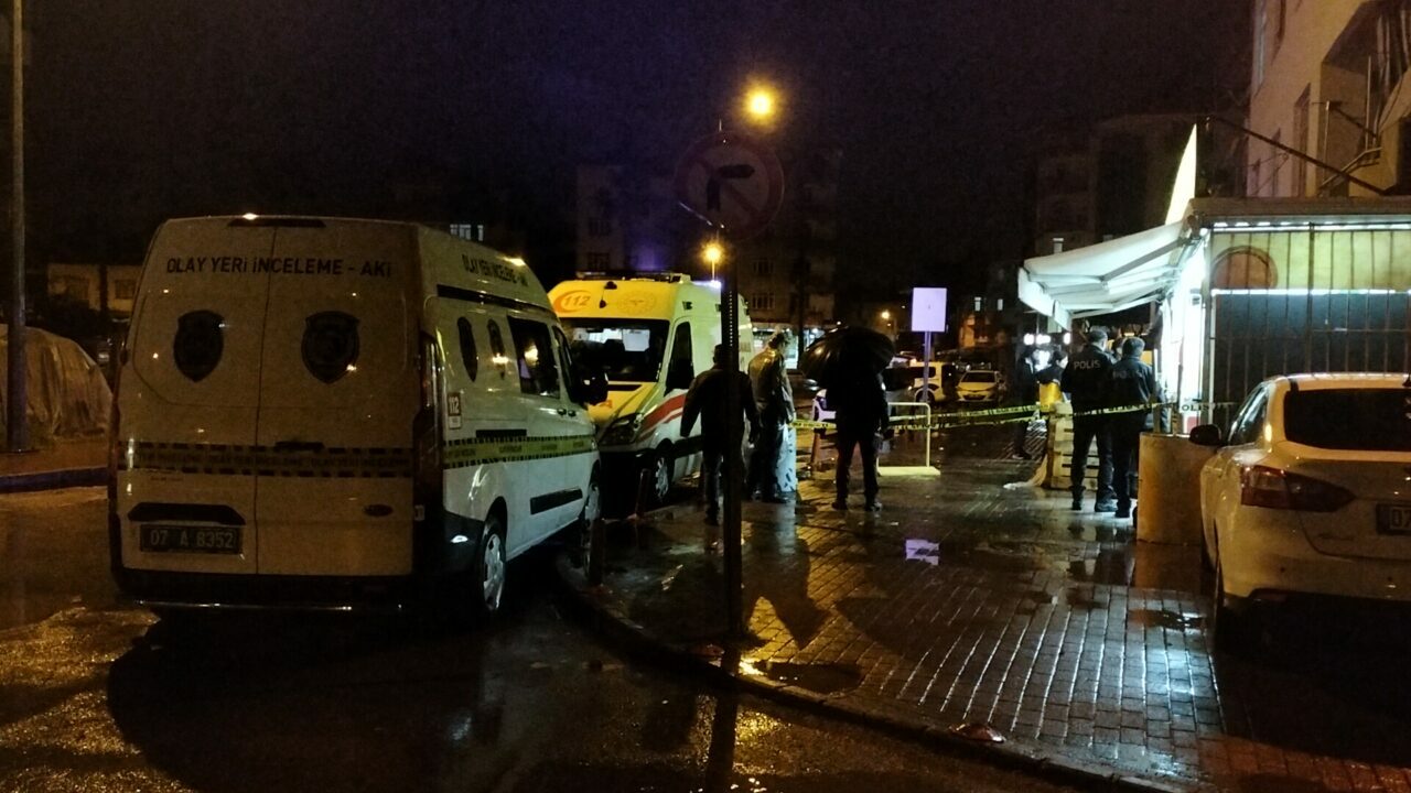 Markette dehşet: 1 kişi öldü Markette dehşet: 1 kişi öldü