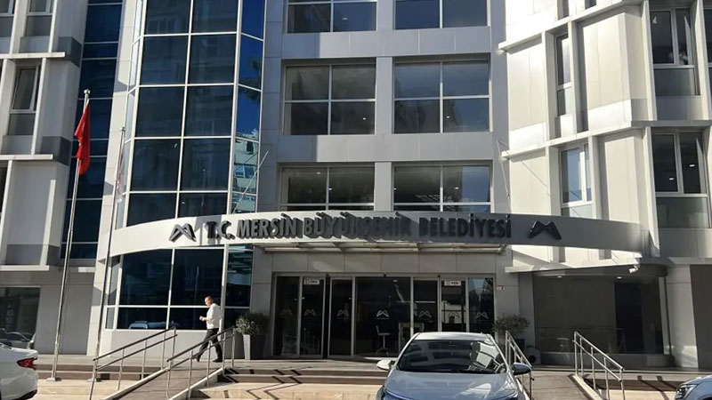 Mersin Büyükşehir Belediyesi’ne operasyon! Gözaltılar var