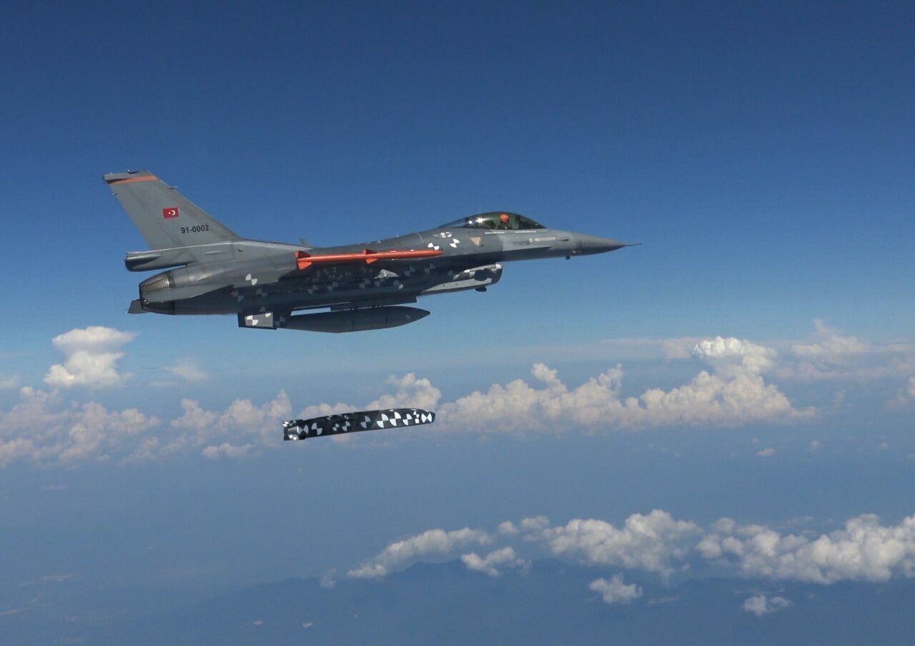 Milli seyir füzesi SOM-J hedefi tam isabetle vurdu