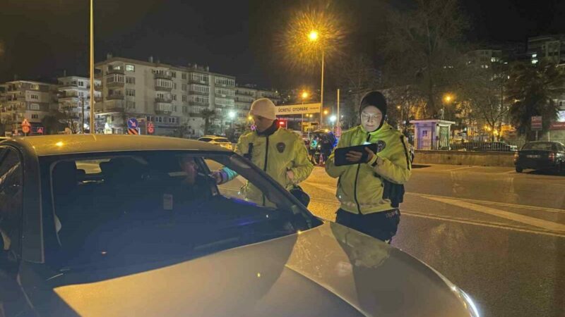 Mudanya’da trafikte huzur için gece denetimi Mudanya’da trafikte huzur için gece denetimi