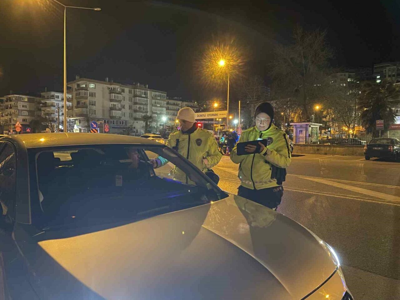 Mudanya’da trafikte huzur için gece denetimi Mudanya’da trafikte huzur için gece denetimi