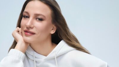 Serenay Sarıkaya tarzıyla Paris’i salladı!