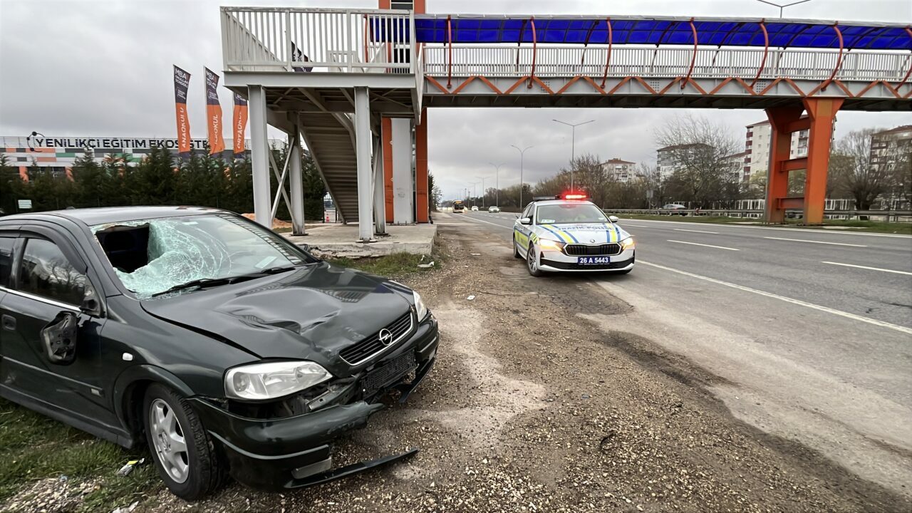 Otomobilin çarptığı kişi öldü