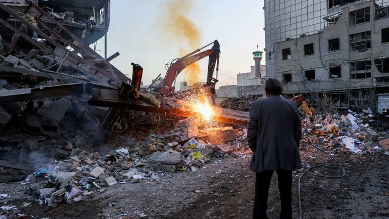 İran’a yeni saldırı dalgası: Tahran’da patlamalar İran’a yeni saldırı dalgası: Tahran’da patlamalar