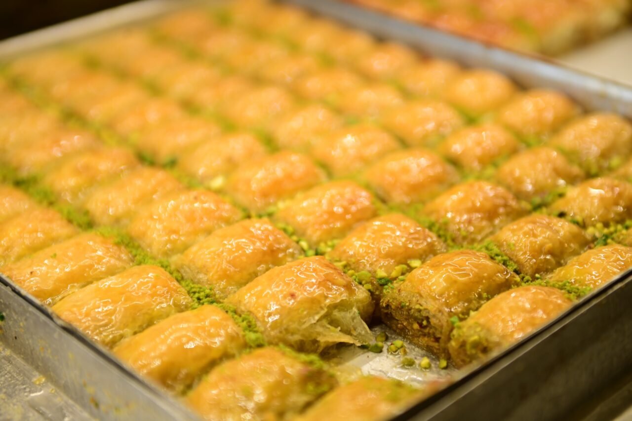 Bursa’da bayram öncesi tatlıcılara sıkı denetim!